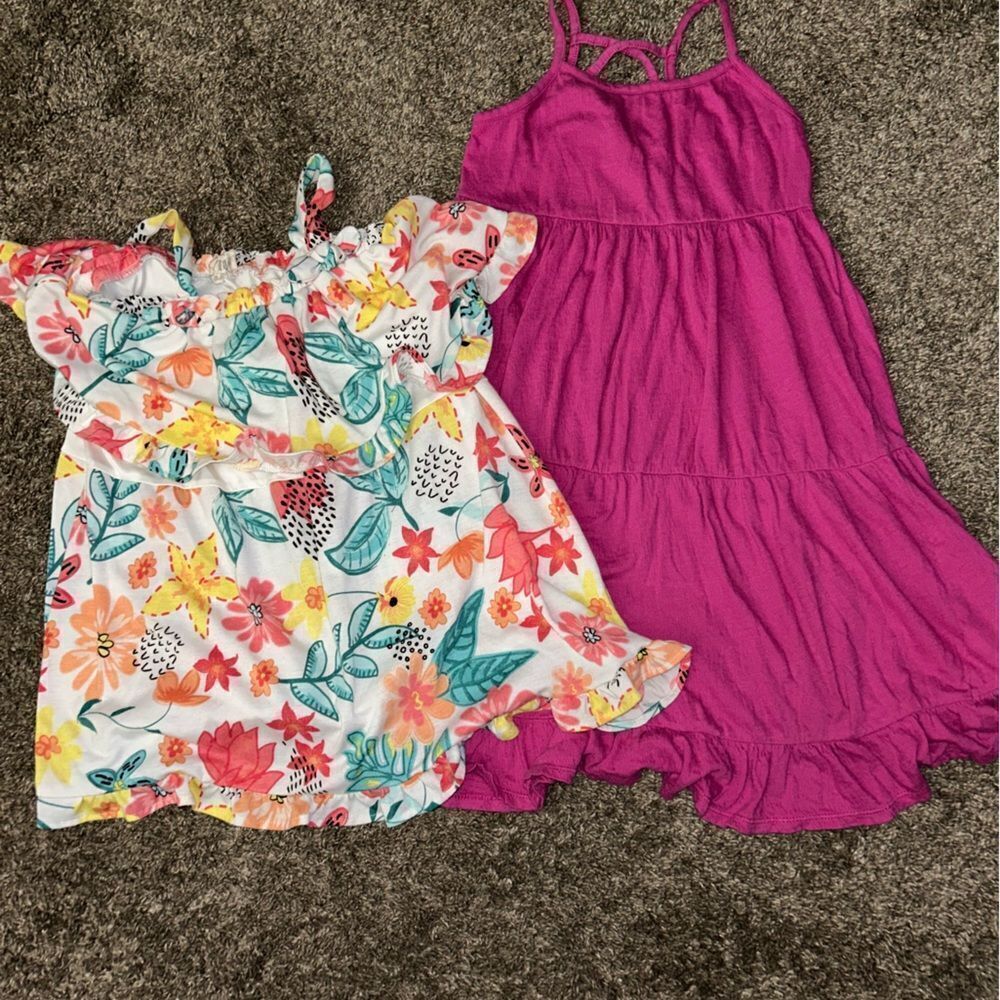 Summer is here!! ☀️🌊 Lot of 2 summer dresses - 4T
